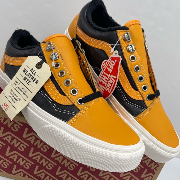 Vans Men’s Old Skool All Weather Mte
(Mte) Apricot/Black Sneakers
VN0A348F2NF - Picture 8 of 16